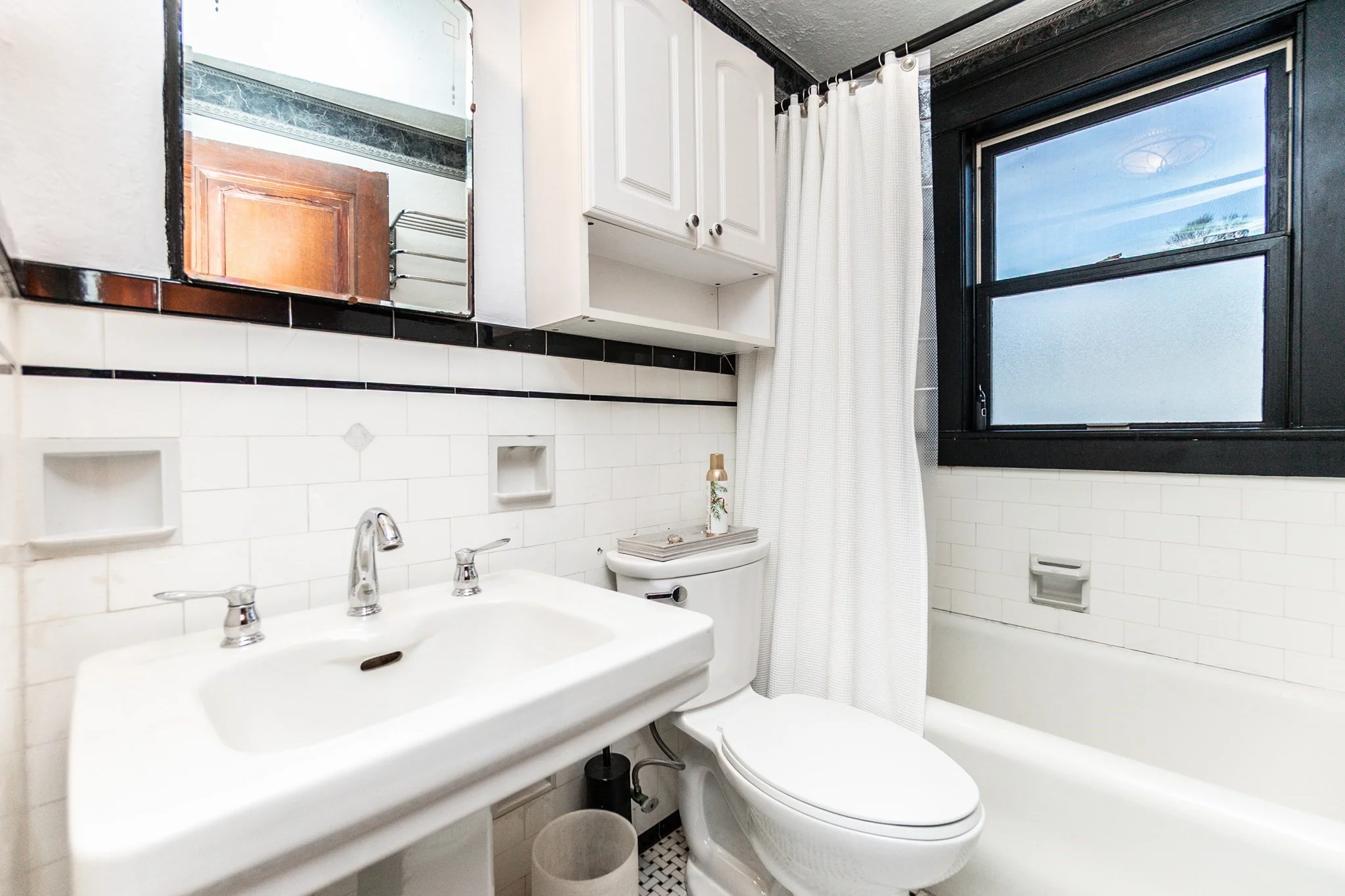 1 bed, 1 bath apartment for rent at 322 Humphrey St Unit 1, Swampscott — photo 22 of 30