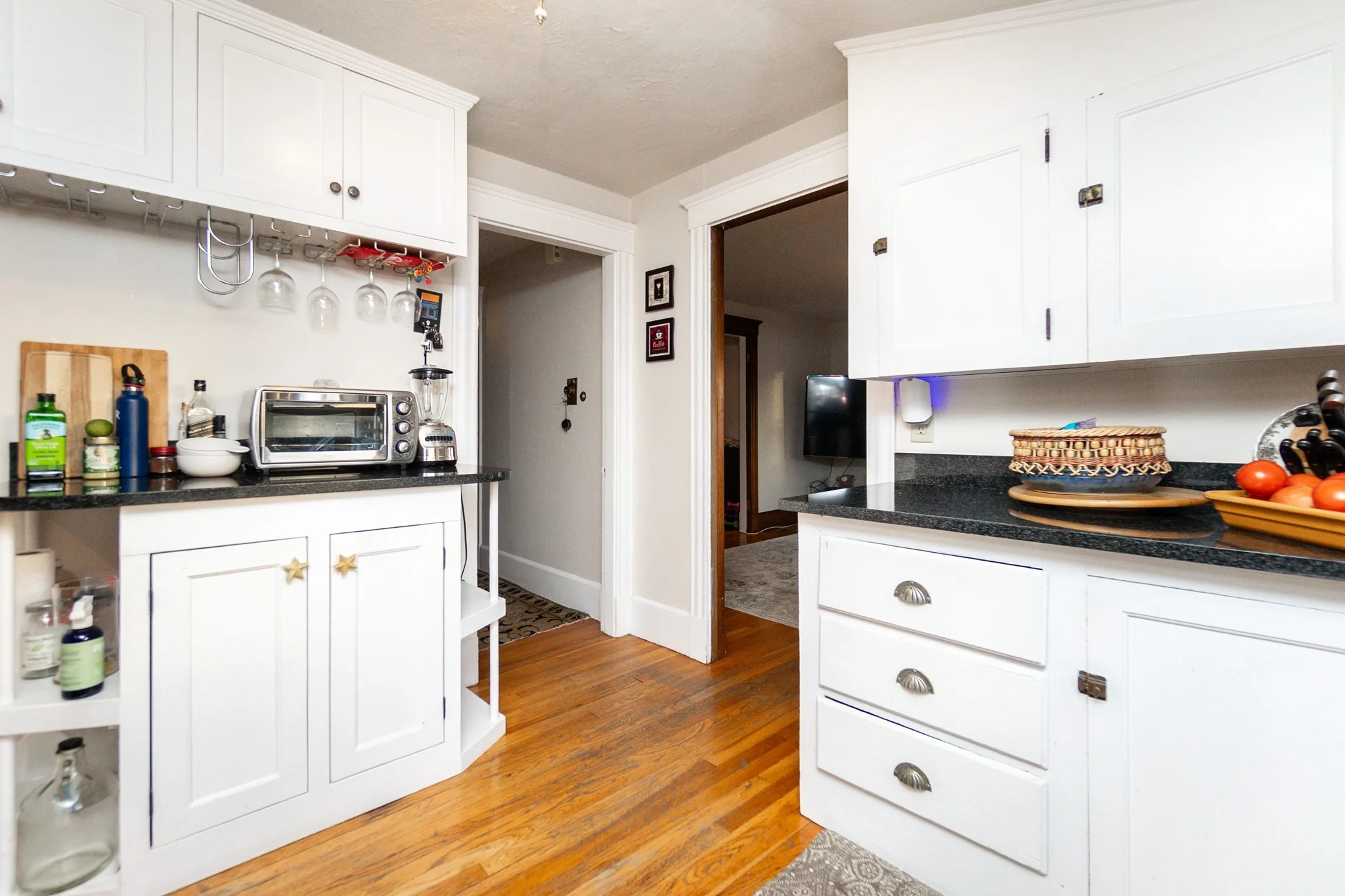 1 bed, 1 bath apartment for rent at 322 Humphrey St Unit 1, Swampscott — photo 24 of 30