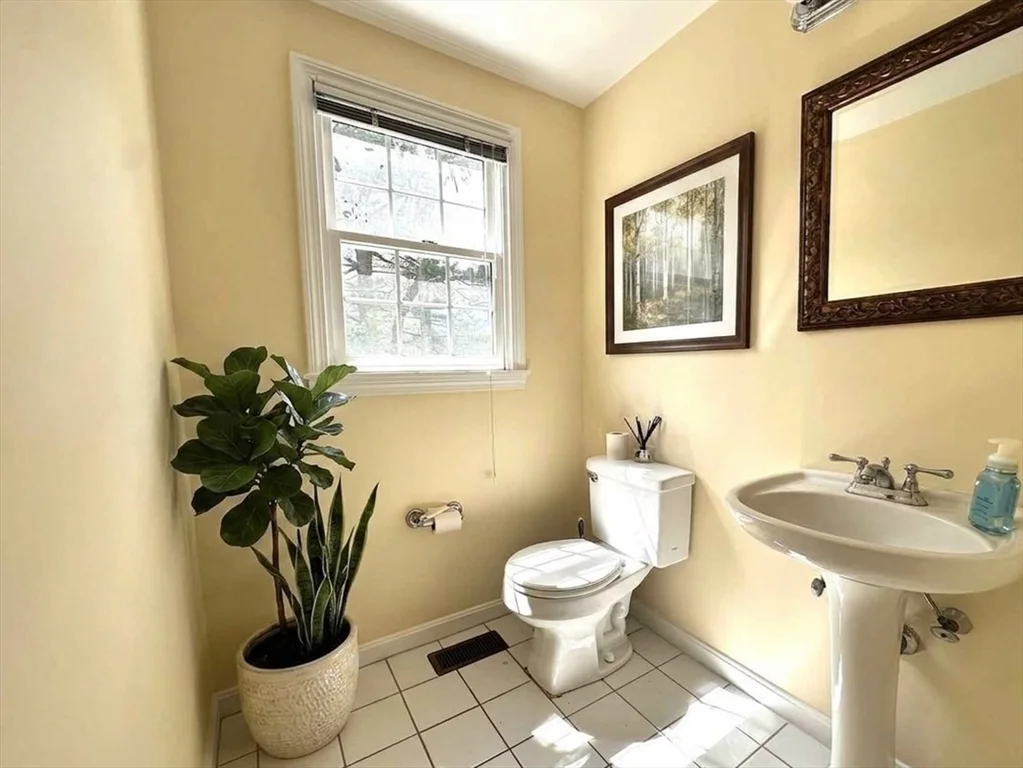 4 bed, 3 bath apartment for rent at 322 Lowell St, Lexington — photo 18 of 40
