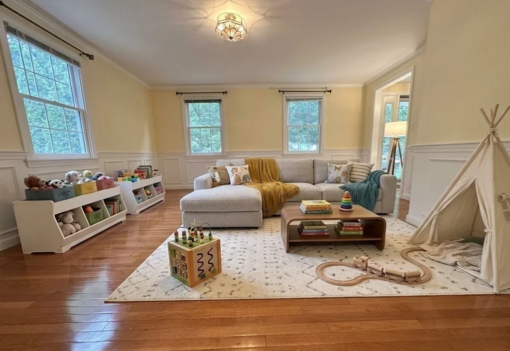 4 bed, 3 bath apartment for rent at 322 Lowell St, Lexington — photo 8 of 40