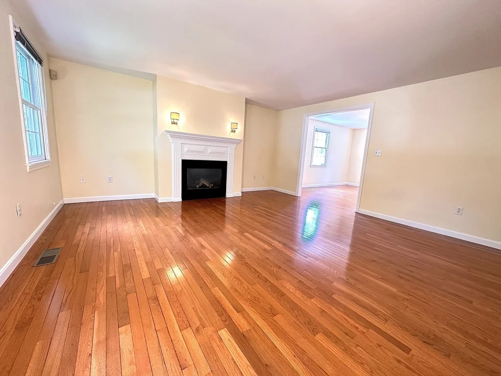 4 bed, 3 bath apartment for rent at 322 Lowell St, Lexington — photo 5 of 40