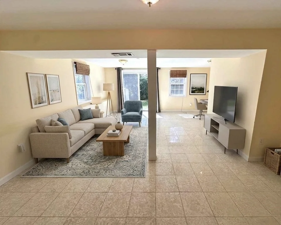 4 bed, 3 bath apartment for rent at 322 Lowell St, Lexington — photo 37 of 40