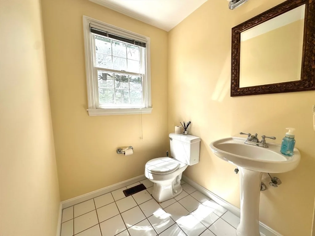 4 bed, 3 bath apartment for rent at 322 Lowell St, Lexington — photo 19 of 40