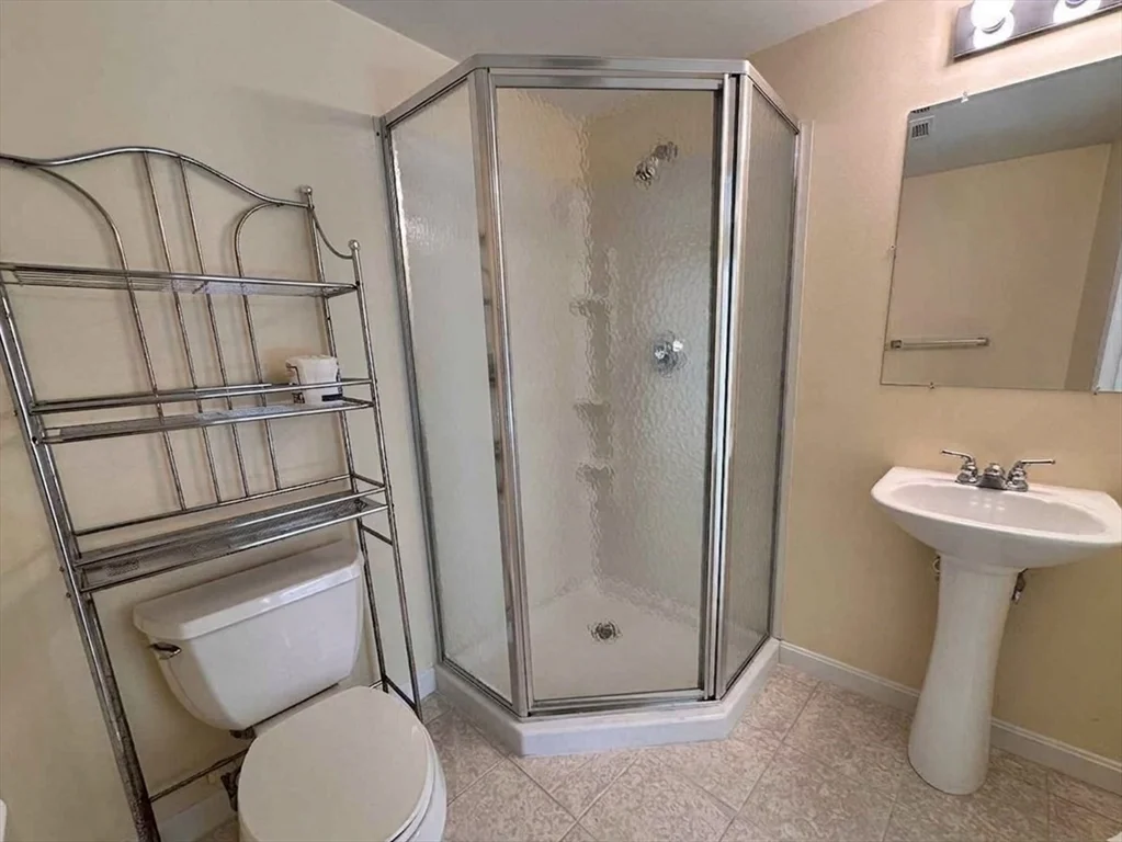 4 bed, 3 bath apartment for rent at 322 Lowell St, Lexington — photo 33 of 40
