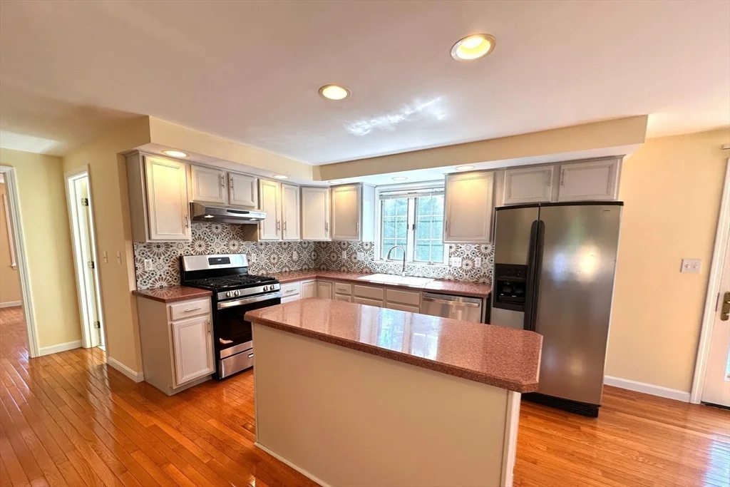 4 bed, 3 bath apartment for rent at 322 Lowell St, Lexington — photo 11 of 40