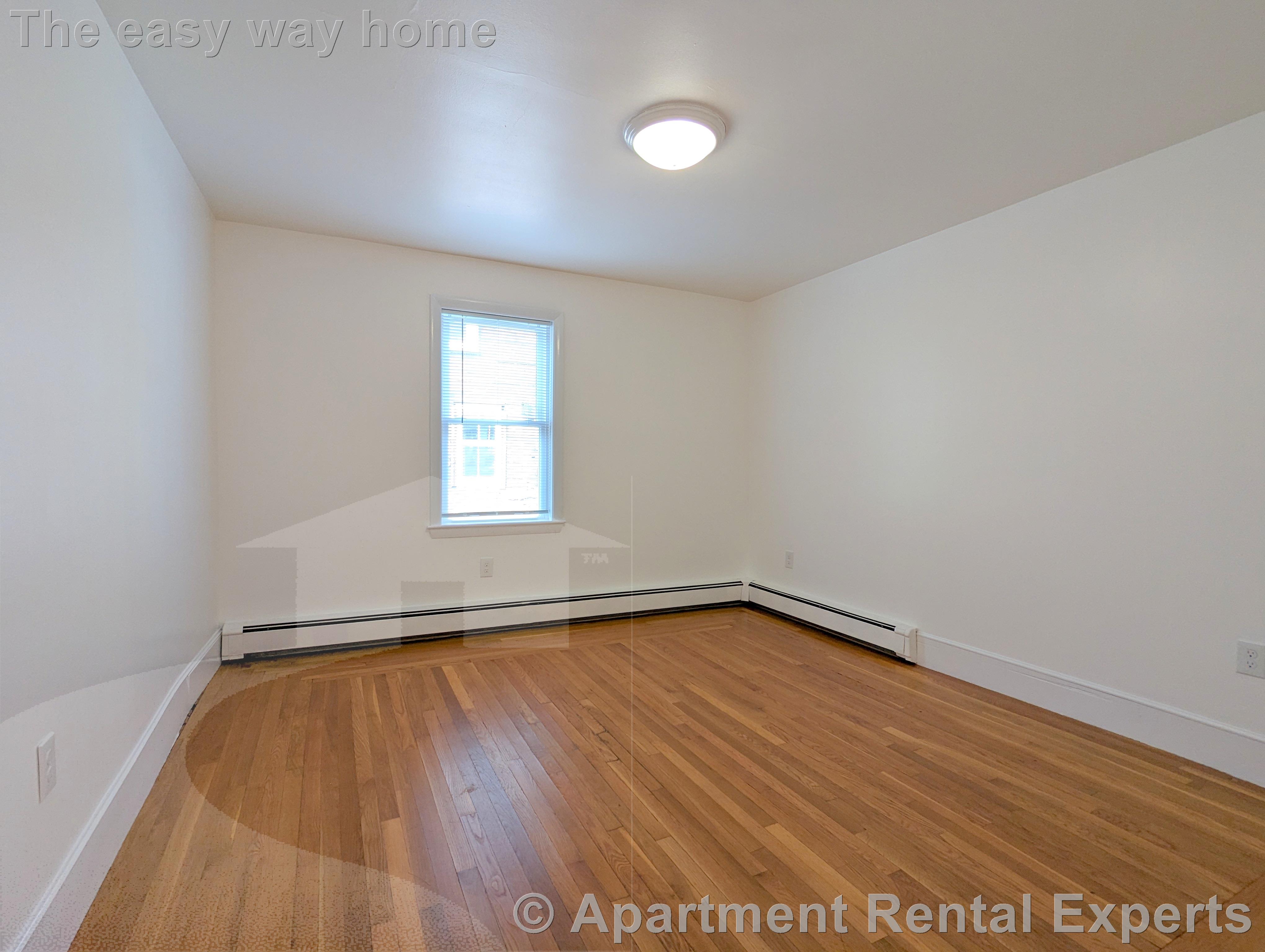 3 bed, 1 bath apartment for rent at 322 Lowell St, Magoun Square — photo 7 of 18