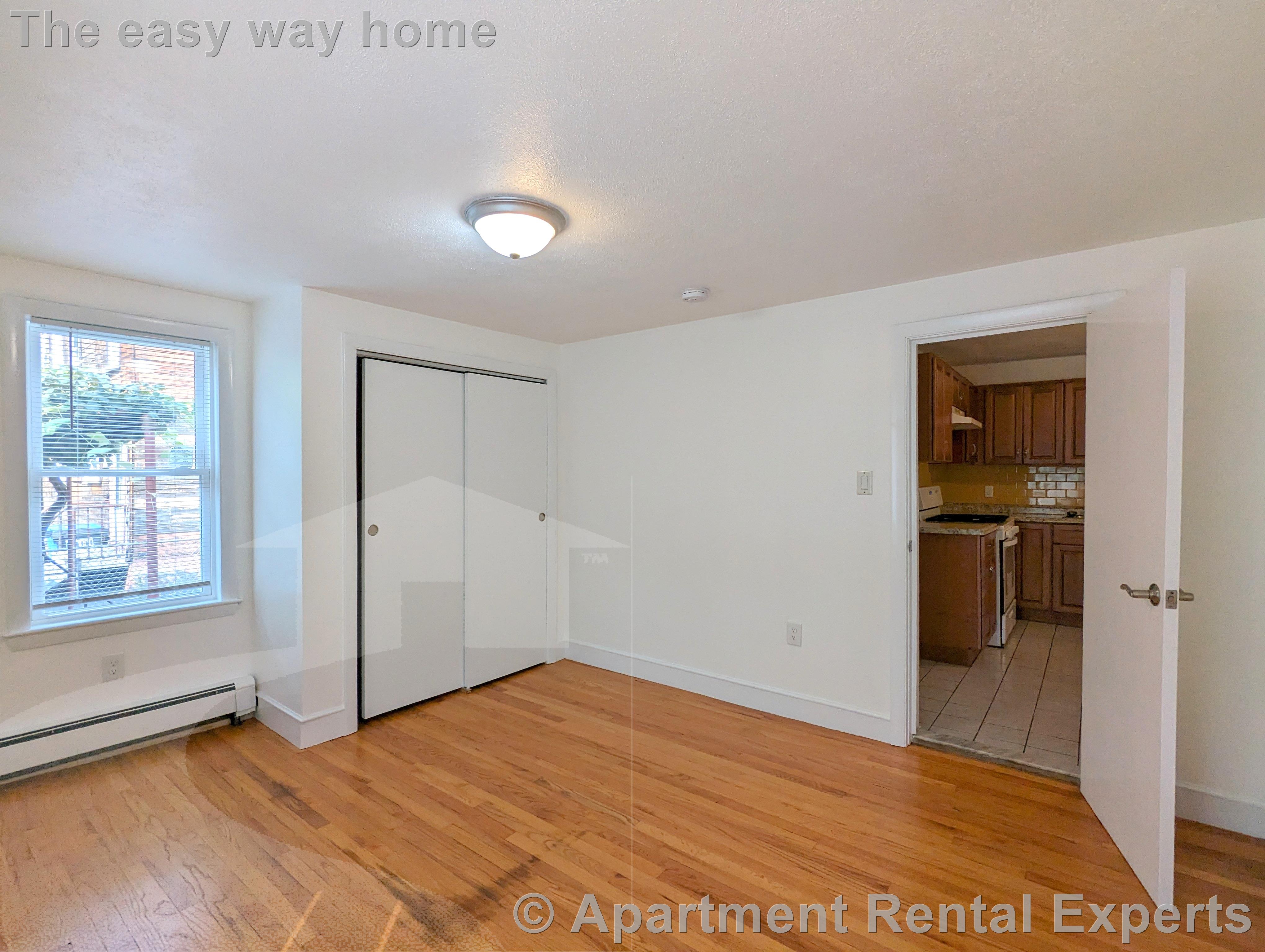 3 bed, 1 bath apartment for rent at 322 Lowell St, Magoun Square — photo 5 of 18