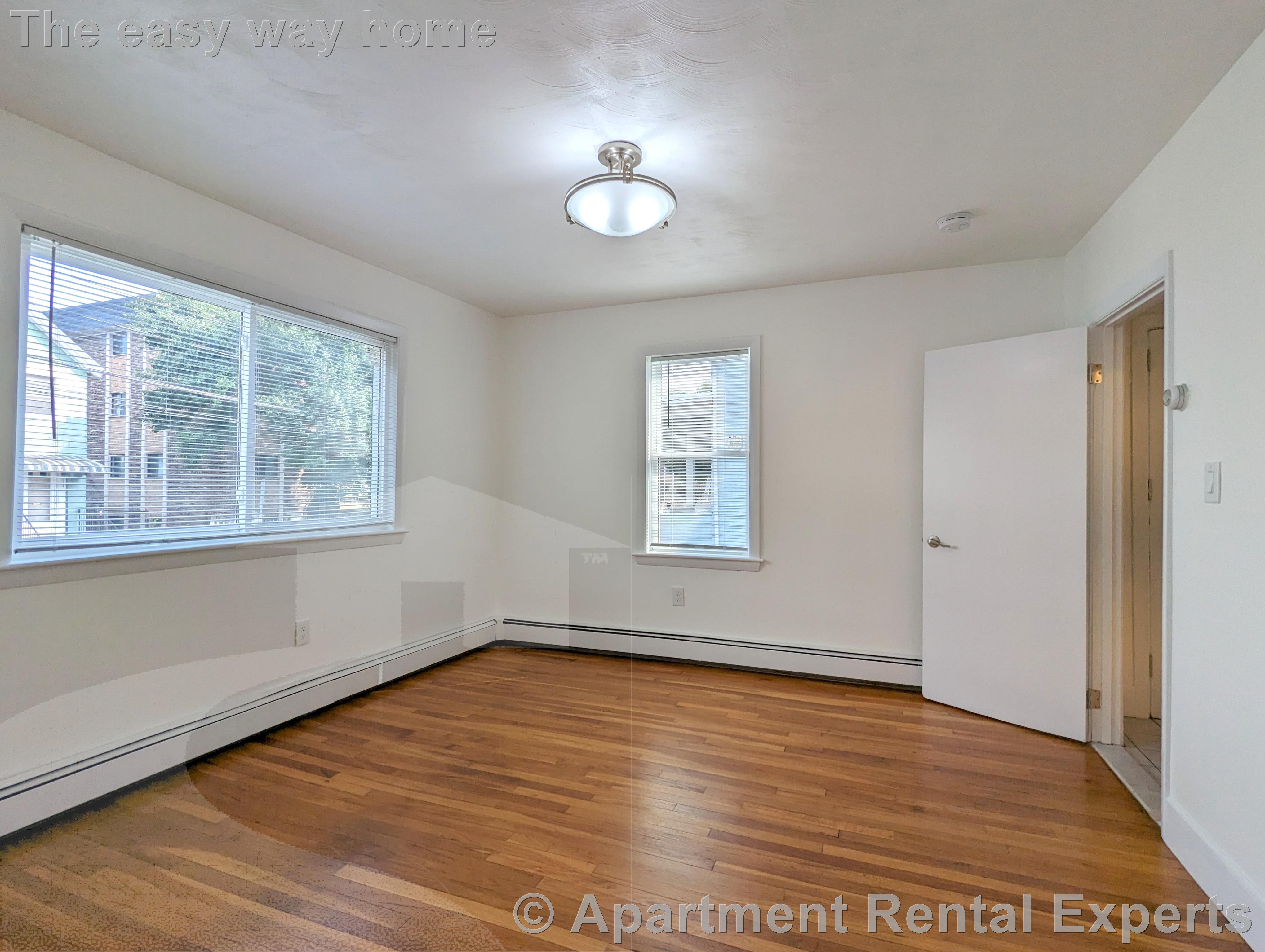 3 bed, 1 bath apartment for rent at 322 Lowell St, Magoun Square — photo 13 of 18