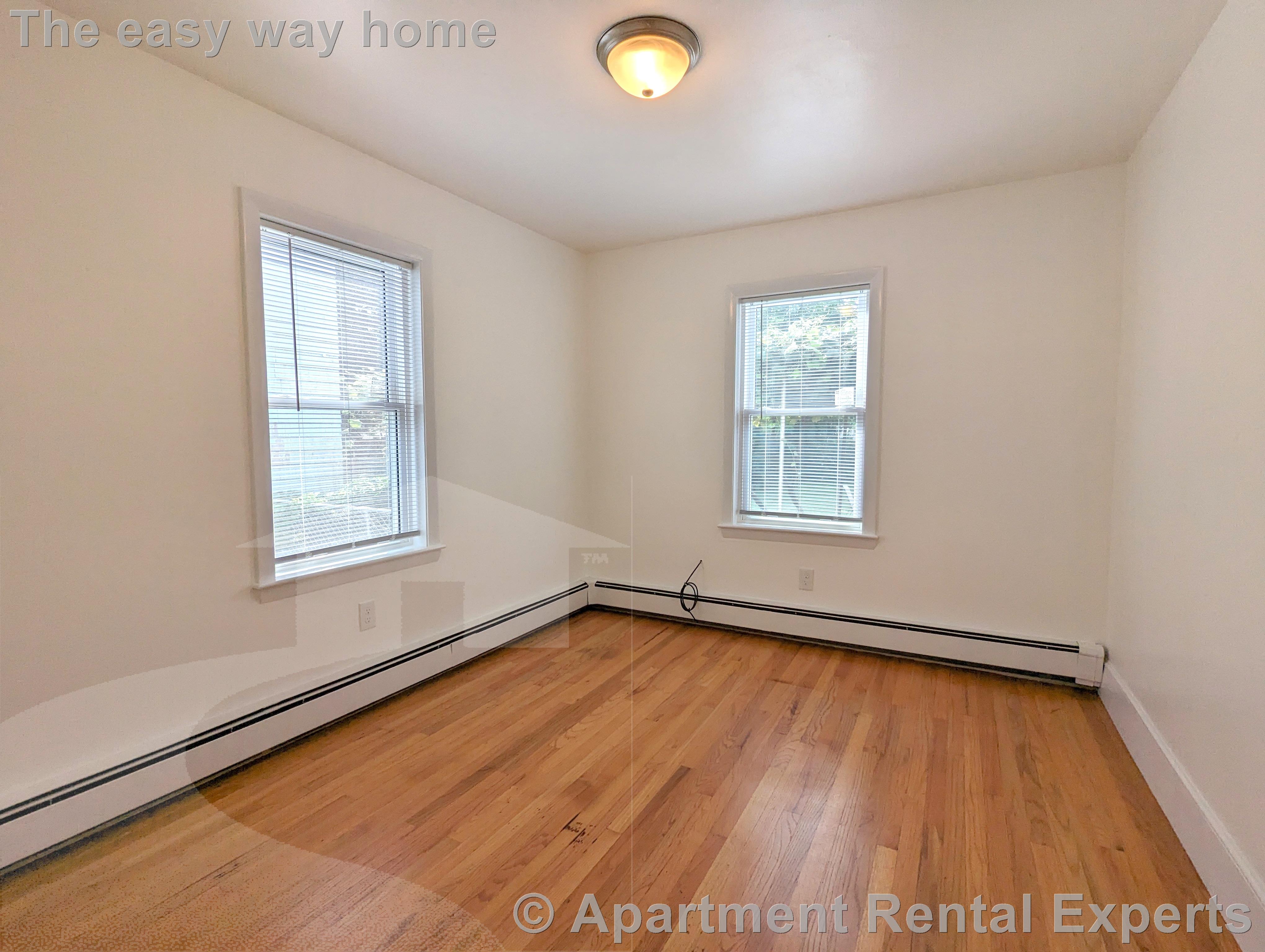 3 bed, 1 bath apartment for rent at 322 Lowell St, Magoun Square — photo 9 of 18