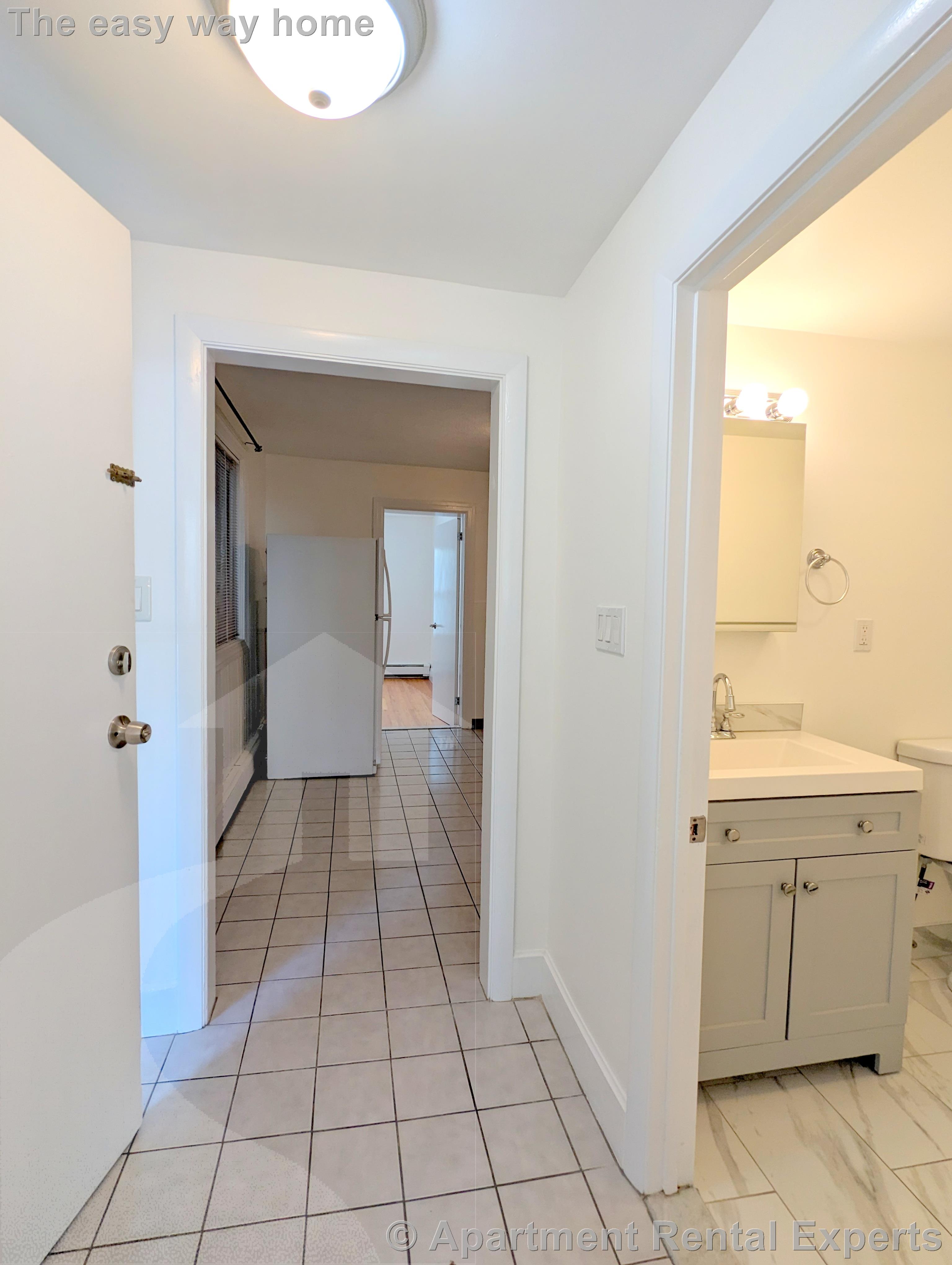 3 bed, 1 bath apartment for rent at 322 Lowell St, Magoun Square — photo 16 of 18