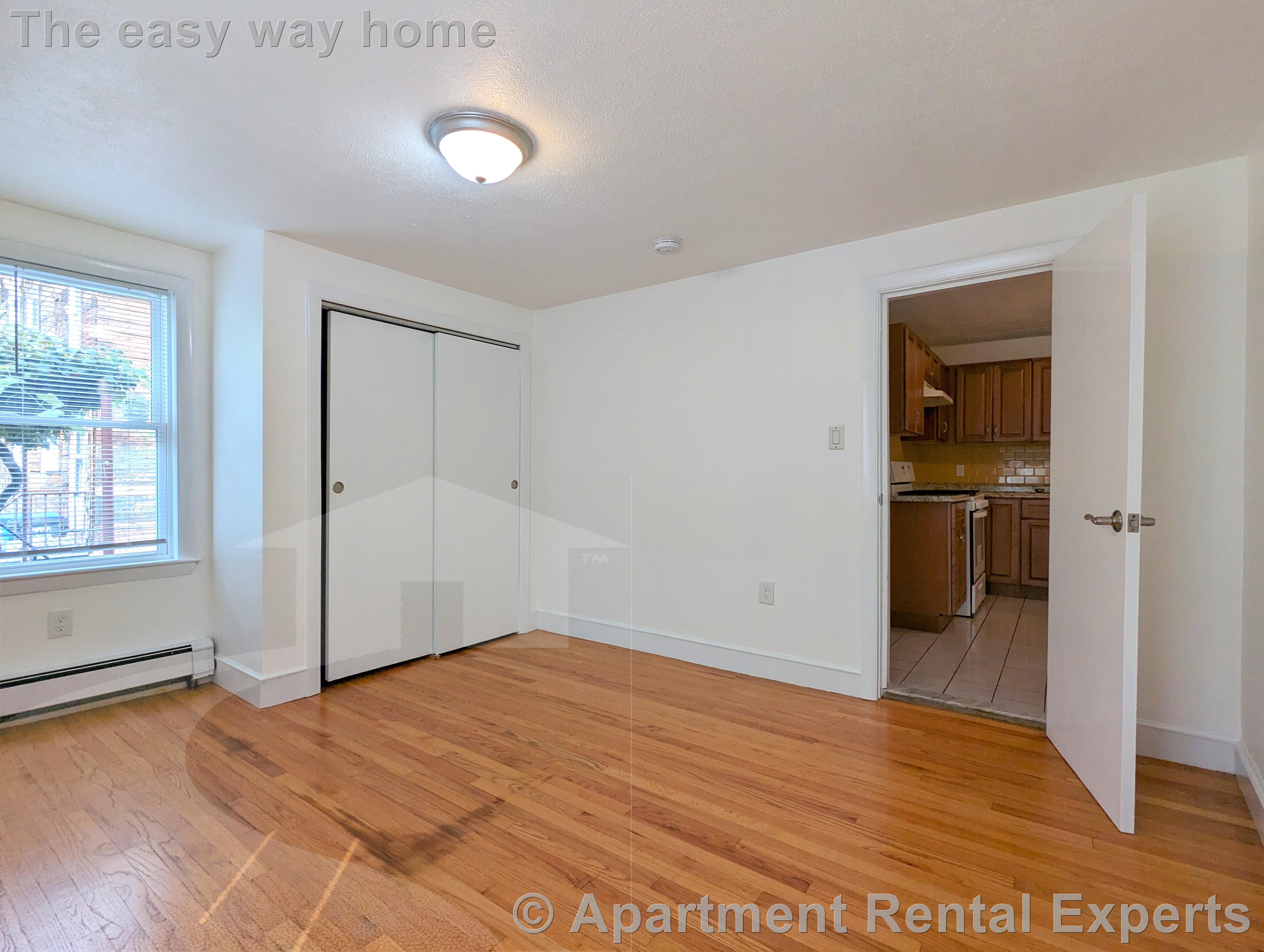 3 bed, 1 bath apartment for rent at 322 Lowell St, Magoun Square — photo 6 of 18