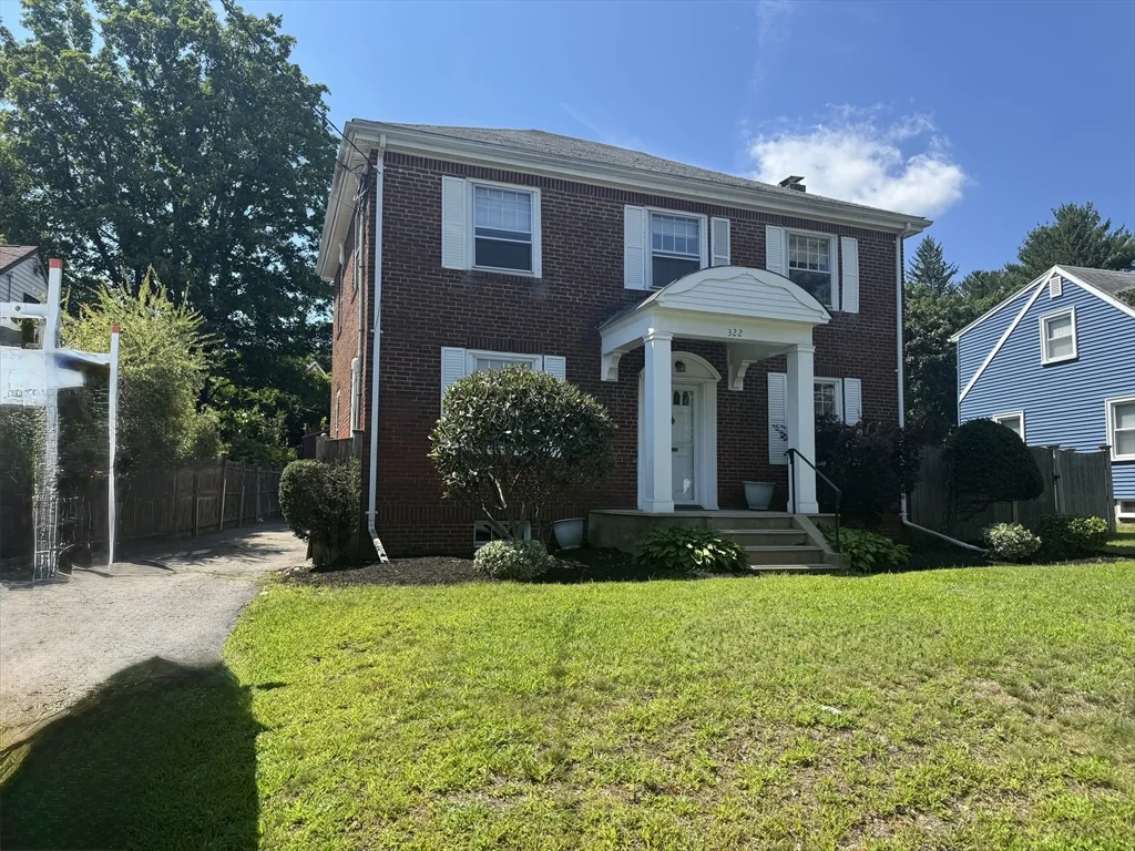 3 bed, 1 bath apartment for rent at 322 Lowell St Unit 0, Peabody — photo 1 of 33
