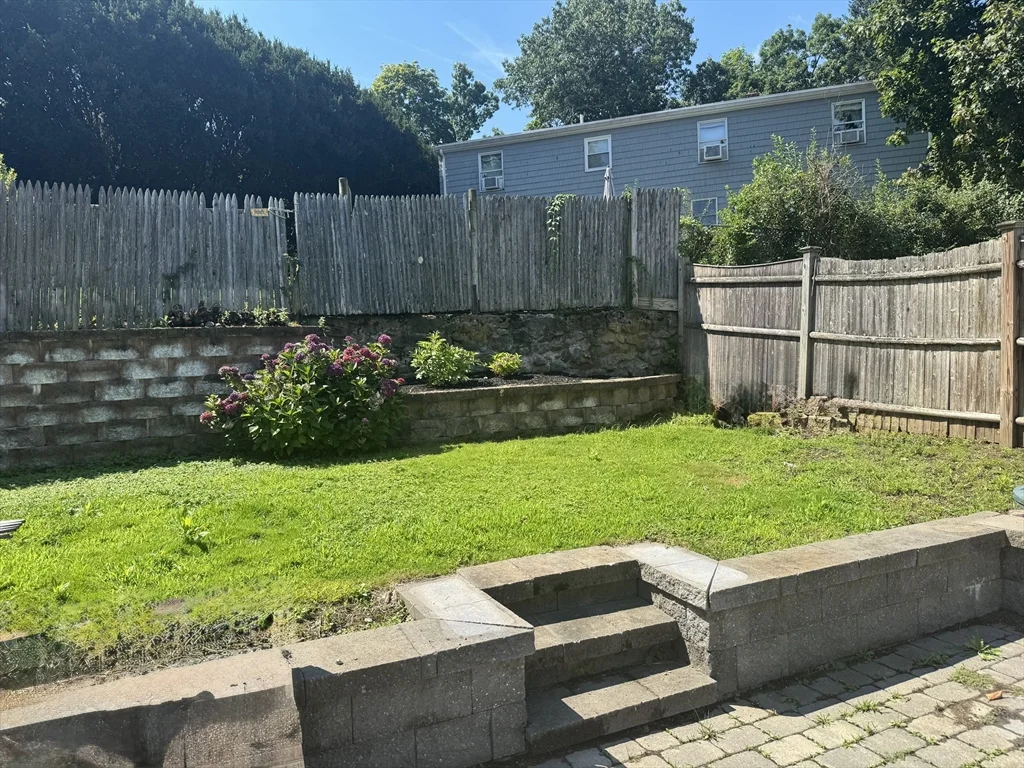 3 bed, 1 bath apartment for rent at 322 Lowell St Unit 0, Peabody — photo 4 of 33