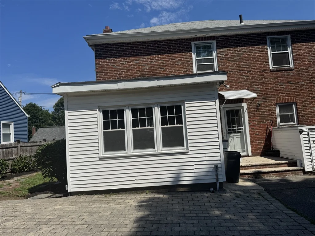 3 bed, 1 bath apartment for rent at 322 Lowell St Unit 0, Peabody — photo 6 of 33