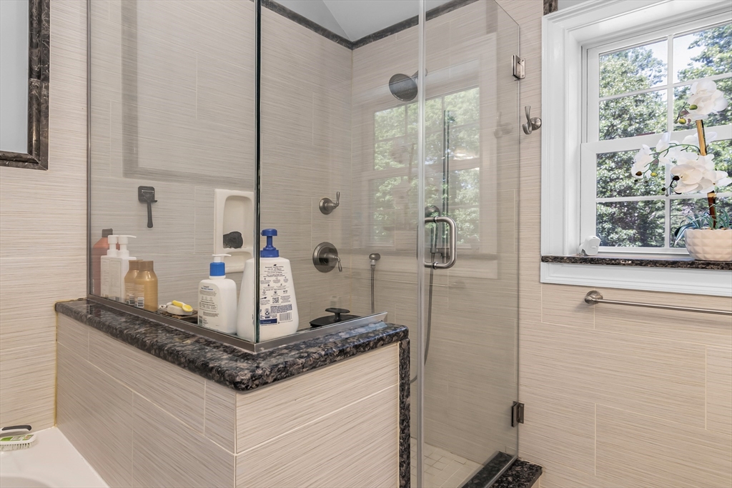 4 bed, 4+ bath apartment for rent at 322 Nashua Rd, Billerica — photo 25 of 30