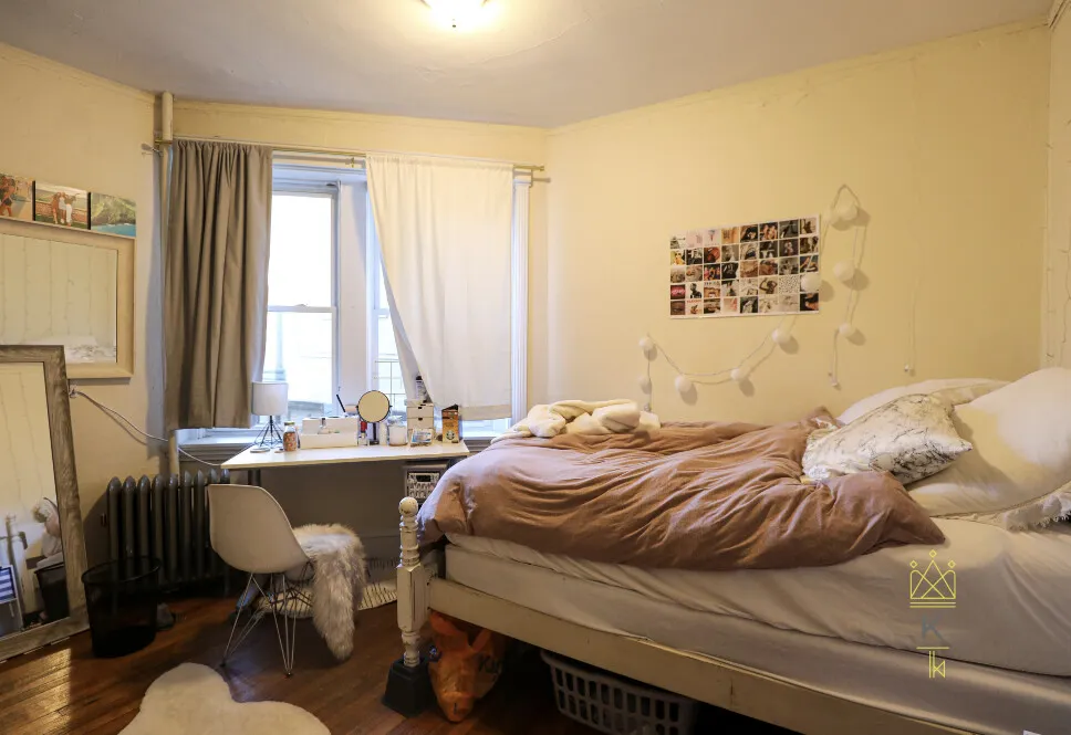 4 bed, 1 bath apartment for rent at 322 Saint Paul St Unit 1, North Brookline — photo 3 of 11