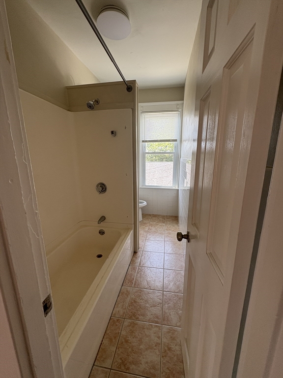 3 bed, 1 bath apartment for rent at 322 Wood Unit 2, New Bedford — photo 6 of 25