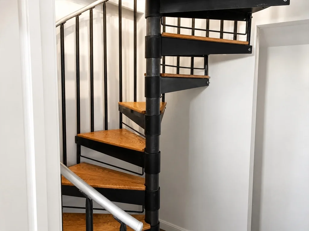 3 bed, 2 bath apartment for rent at 323 Bainbridge St Unit 1, Malden — photo 2 of 10