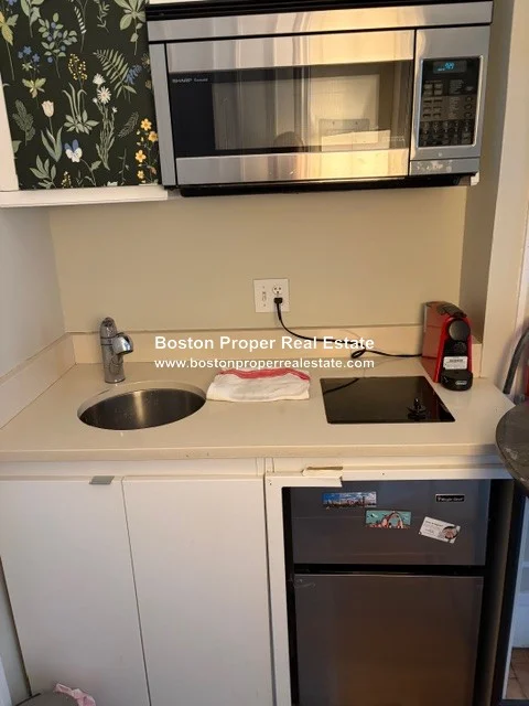 Studio bed, 1 bath apartment for rent at 323 Beacon St Unit 2, Back Bay — photo 7 of 8