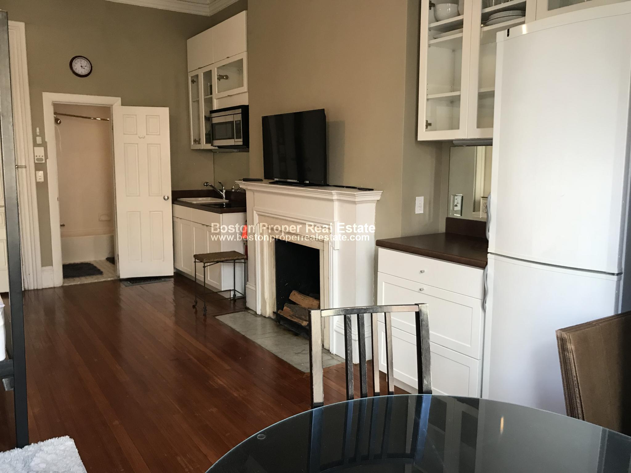 Studio bed, 1 bath apartment for rent at 323 Beacon St Unit 4, Back Bay — photo 3 of 10