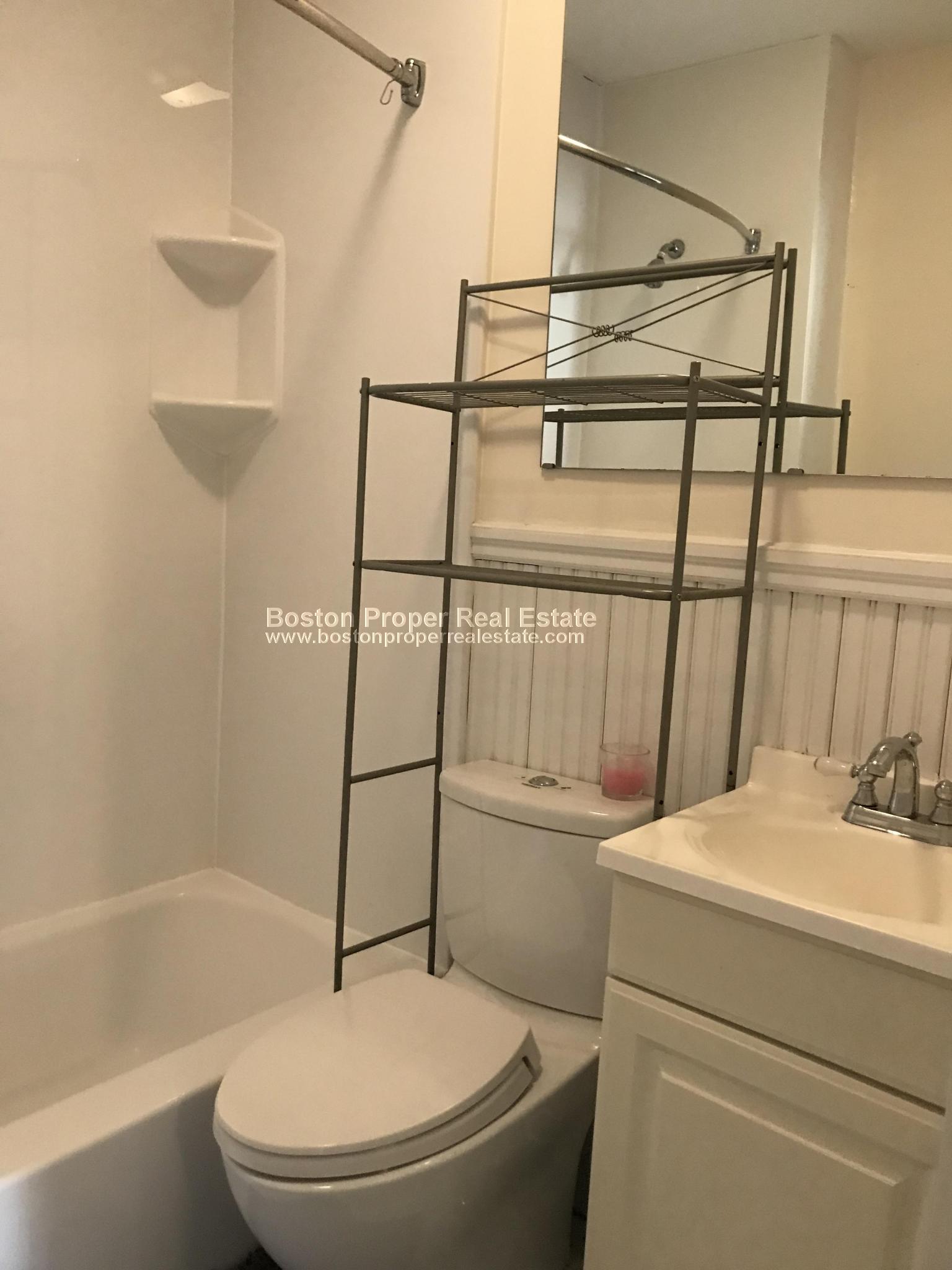 Studio bed, 1 bath apartment for rent at 323 Beacon St Unit 4, Back Bay — photo 4 of 10