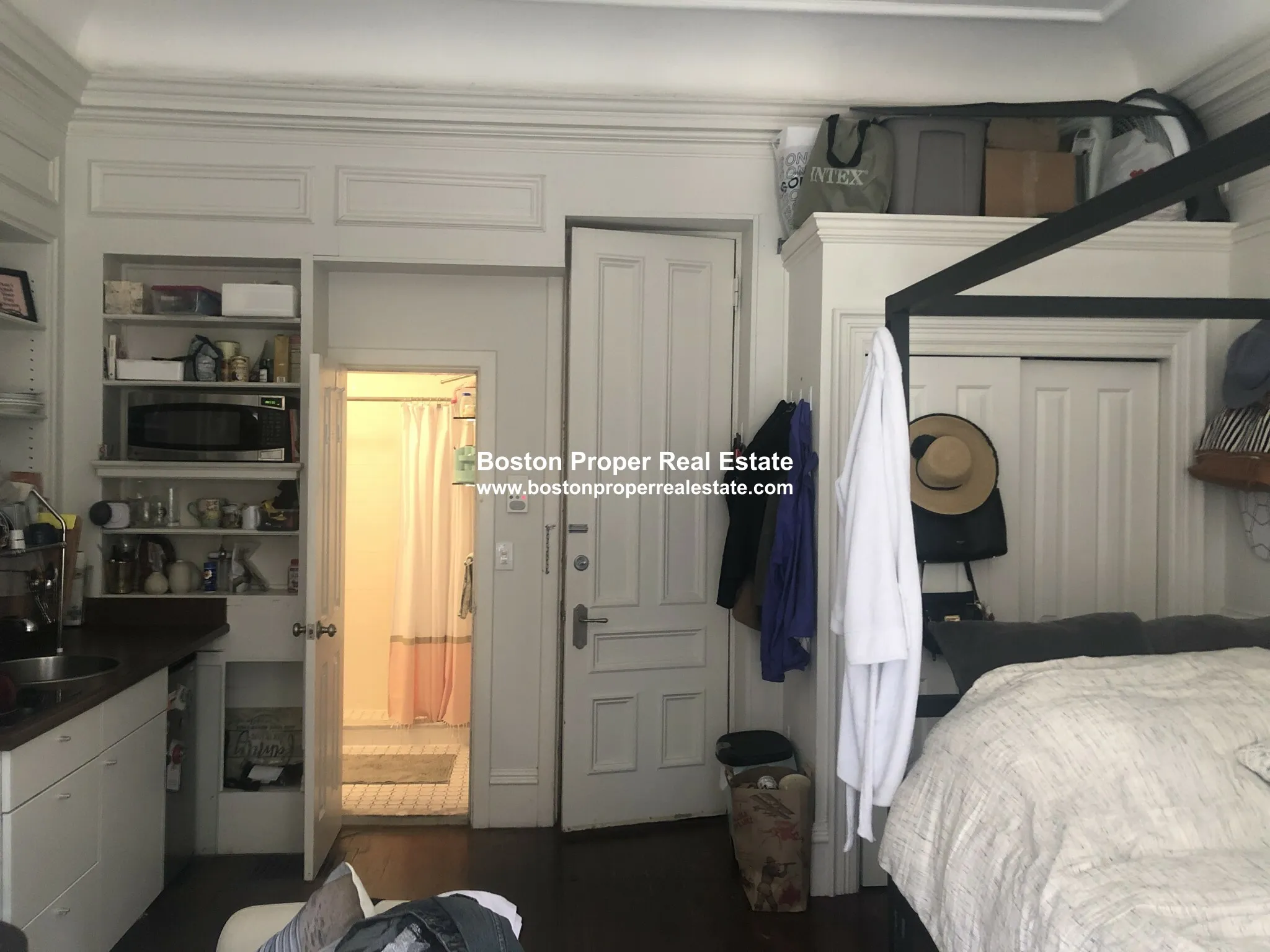 Studio bed, 1 bath apartment for rent at 323 Beacon St Unit 5, Back Bay — photo 3 of 9