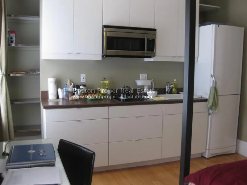 Studio bed, 1 bath apartment for rent at 323 Beacon St Unit 9, Back Bay — photo 3 of 8