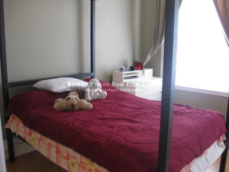 Studio bed, 1 bath apartment for rent at 323 Beacon St Unit 9, Back Bay — photo 2 of 8
