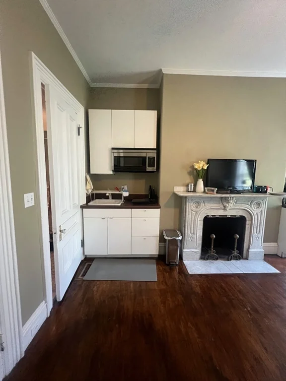 Studio bed, 1 bath apartment for rent at 323 Beacon Unit 6, Back Bay — photo 4 of 6