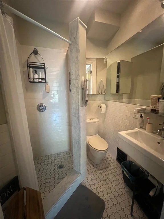 Studio bed, 1 bath apartment for rent at 323 Beacon Unit 6, Back Bay — photo 5 of 6