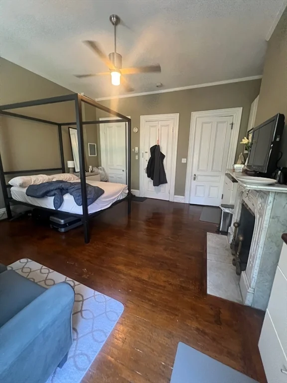 Studio bed, 1 bath apartment for rent at 323 Beacon Unit 6, Back Bay — photo 3 of 6