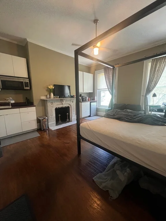 Studio bed, 1 bath apartment for rent at 323 Beacon Unit 6, Back Bay — photo 2 of 6