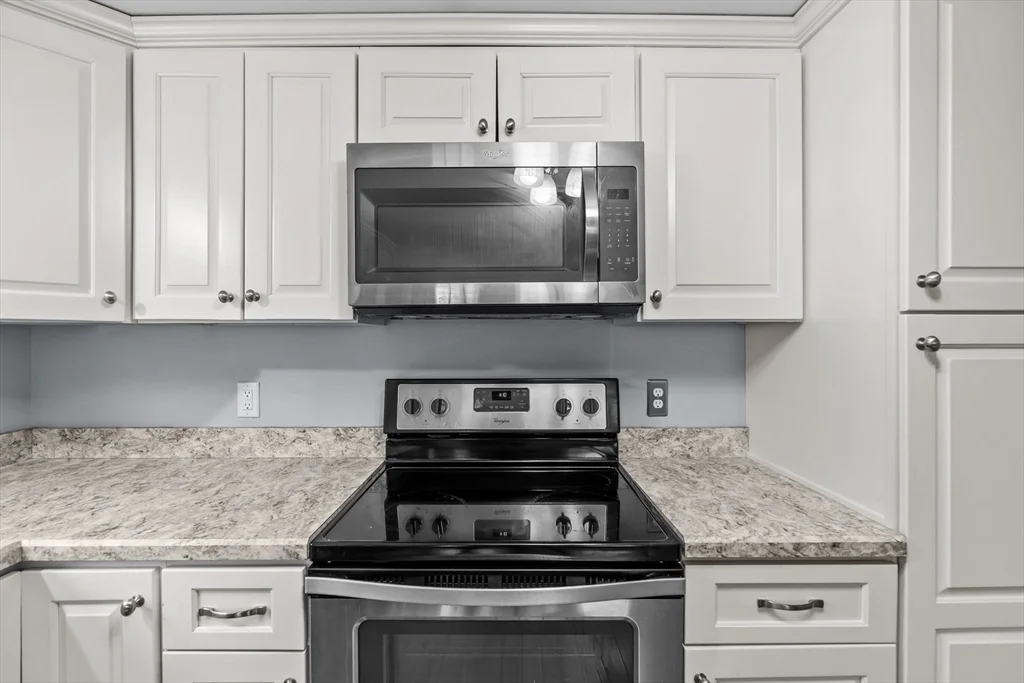 2 bed, 1 bath apartment for rent at 323 Flagg St Unit 2, Bridgewater — photo 2 of 24
