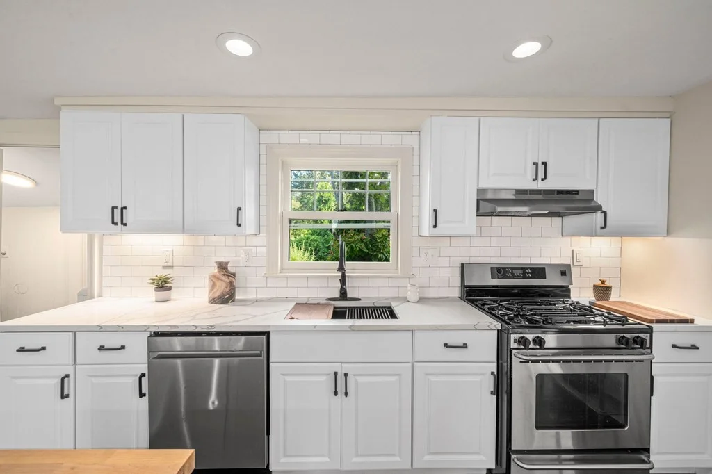 2 bed, 1 bath apartment for rent at 323 N Main St, Cohasset — photo 8 of 23