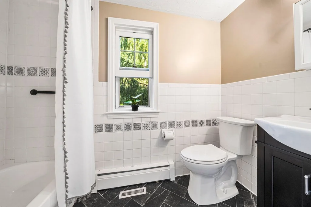 2 bed, 1 bath apartment for rent at 323 N Main St, Cohasset — photo 17 of 23