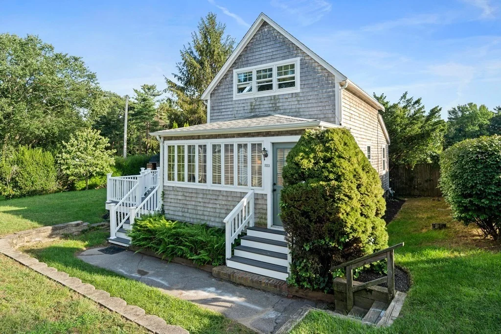 2 bed, 1 bath apartment for rent at 323 N Main St, Cohasset — photo 2 of 23