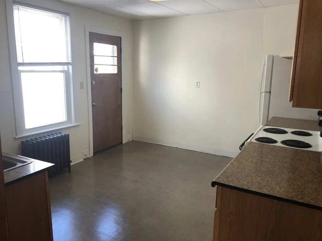 1 bed, 1 bath apartment for rent at 324 Boston Ave Unit 2L, West Somerville — photo 3 of 7