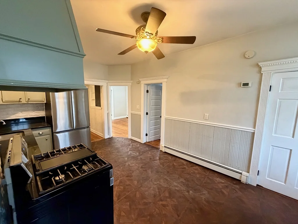 3 bed, 1 bath apartment for rent at 324 Chelsea St Unit 3, East Boston — photo 4 of 20