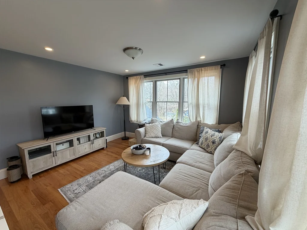 2 bed, 1 bath apartment for rent at 324 East St Unit 2, Walpole — photo 4 of 11