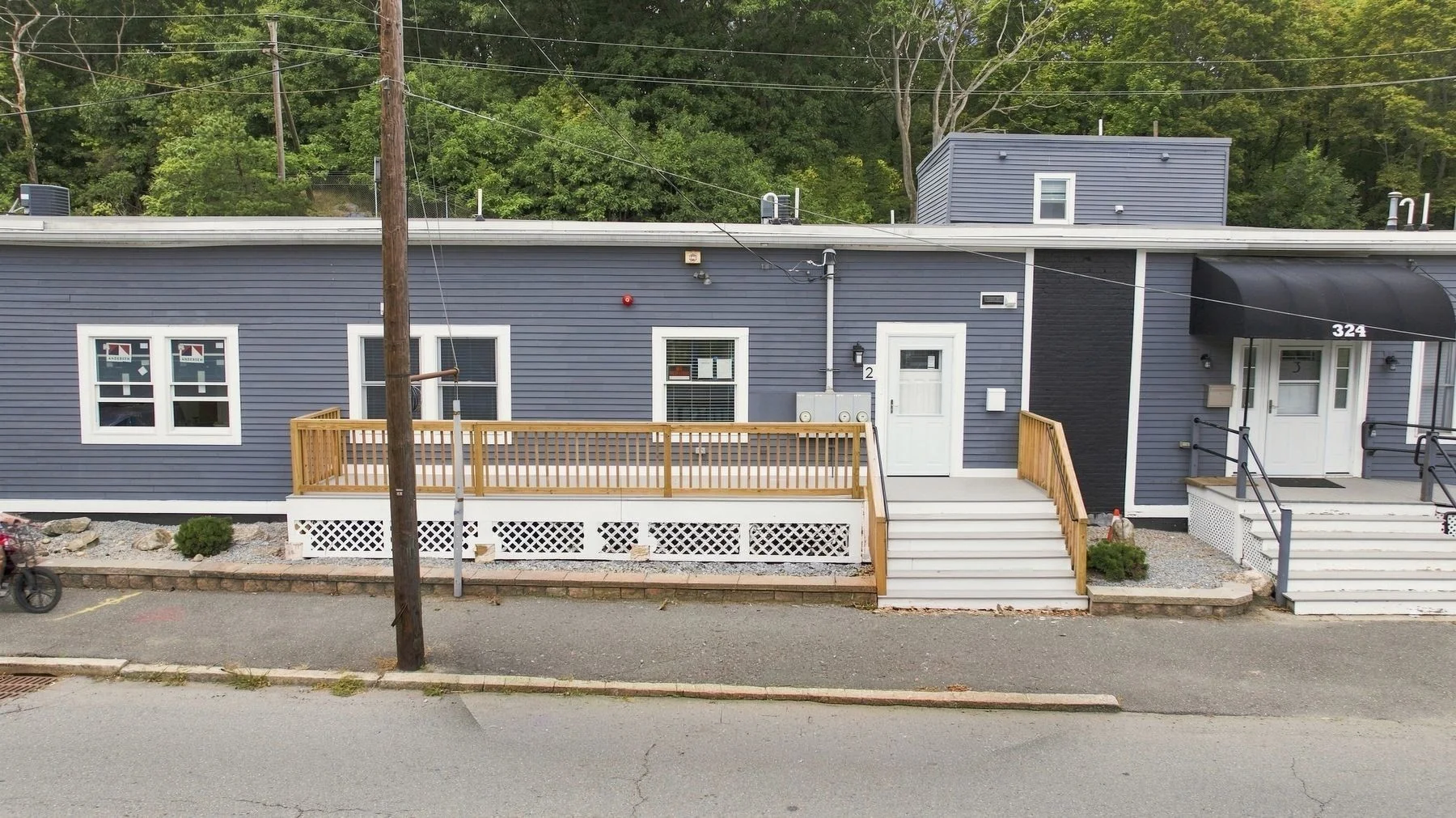 3 bed, 2 bath apartment for rent at 324 Essex St Unit 2, Swampscott — photo 2 of 30