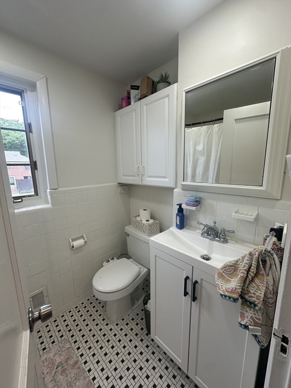 2 bed, 1 bath apartment for rent at 324 Lexington St Unit 324, Watertown — photo 11 of 11