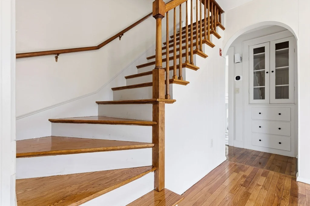 4 bed, 2 bath apartment for rent at 324 Lowell St, Peabody — photo 23 of 32