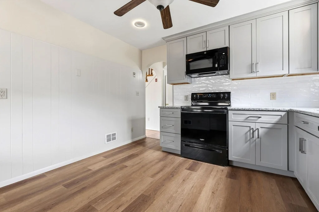 4 bed, 2 bath apartment for rent at 324 Lowell St, Peabody — photo 10 of 32