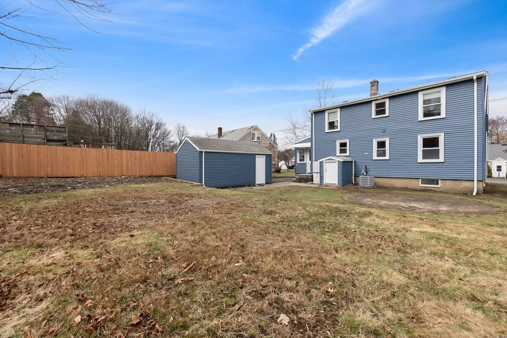 4 bed, 2 bath apartment for rent at 324 Lowell St, Peabody — photo 5 of 32
