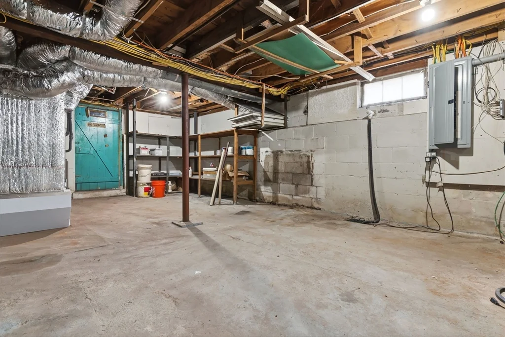 4 bed, 2 bath apartment for rent at 324 Lowell St, Peabody — photo 32 of 32