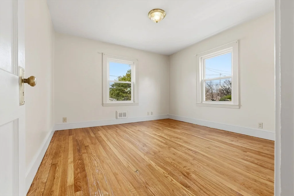 4 bed, 2 bath apartment for rent at 324 Lowell St, Peabody — photo 15 of 32