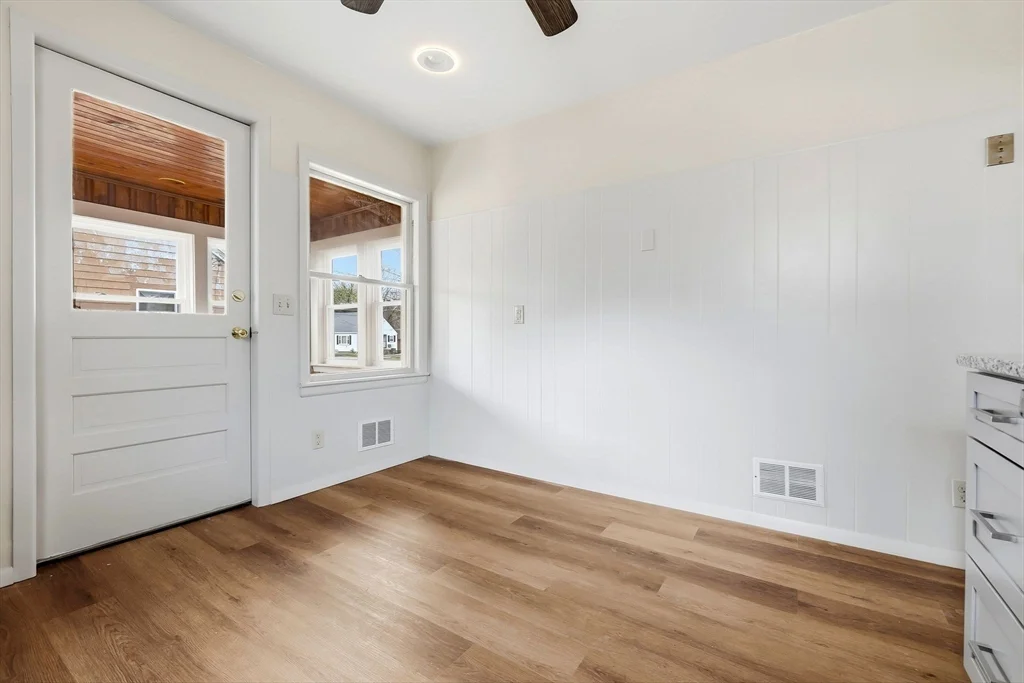4 bed, 2 bath apartment for rent at 324 Lowell St, Peabody — photo 8 of 32