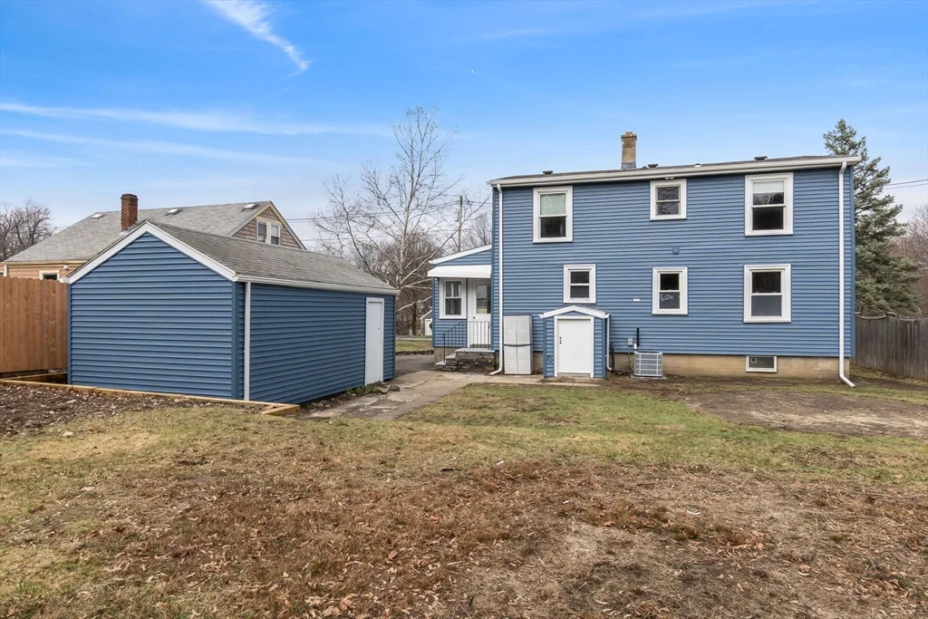 4 bed, 2 bath apartment for rent at 324 Lowell St, Peabody — photo 4 of 32