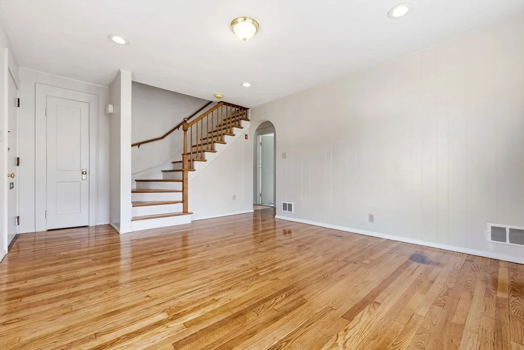 4 bed, 2 bath apartment for rent at 324 Lowell St, Peabody — photo 22 of 32