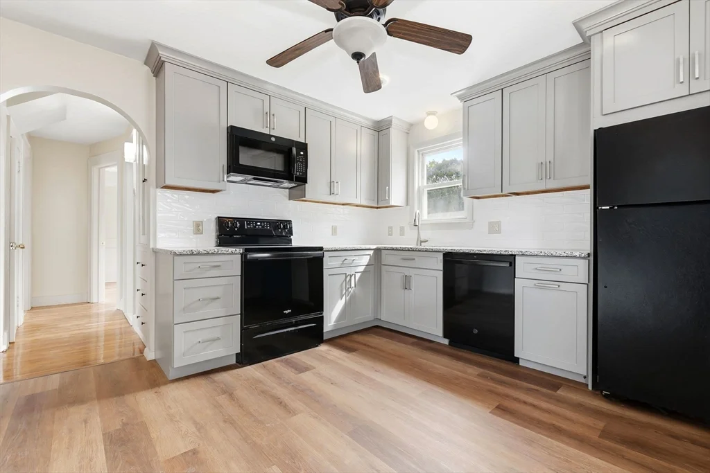 4 bed, 2 bath apartment for rent at 324 Lowell St, Peabody — photo 9 of 32